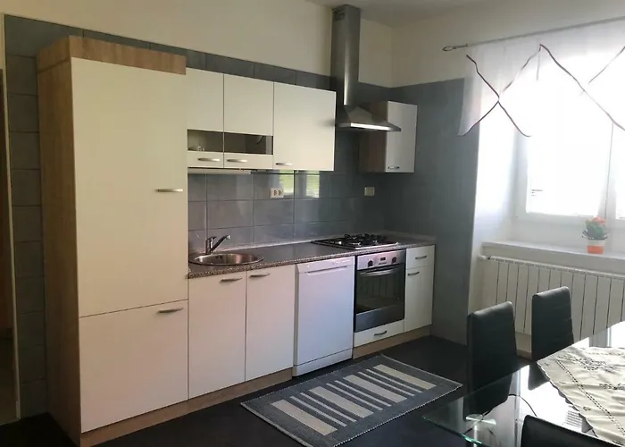 Apartma Mahnic