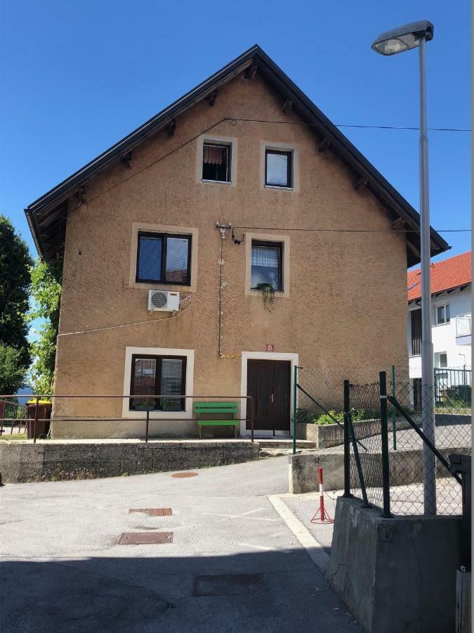 Apartma Mahnic *